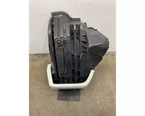 INTERNATIONAL LT625 Fender Extension