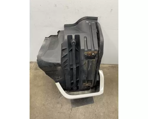 INTERNATIONAL LT625 Fender Extension