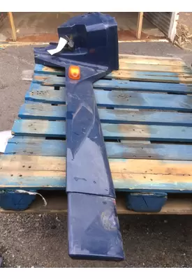 INTERNATIONAL LT625 Fender Extension