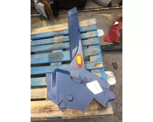 INTERNATIONAL LT625 Fender Extension