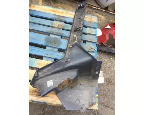 INTERNATIONAL LT625 Fender Extension