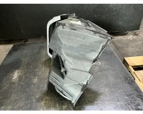 INTERNATIONAL LT625 Fender Extension