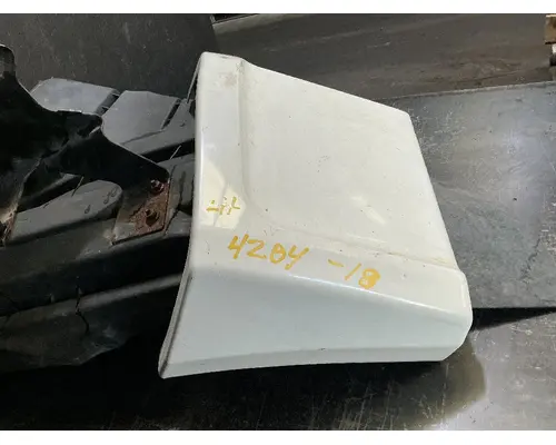 INTERNATIONAL LT625 Fender Extension