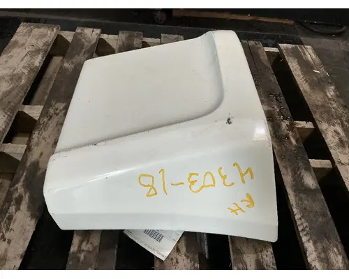 INTERNATIONAL LT625 Fender Extension