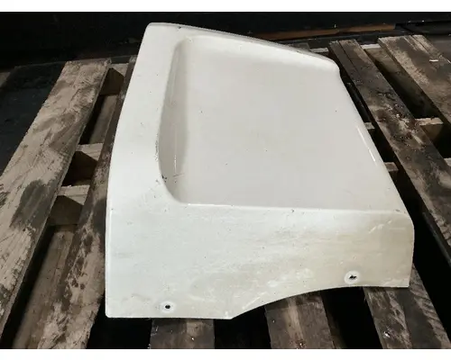 INTERNATIONAL LT625 Fender Extension