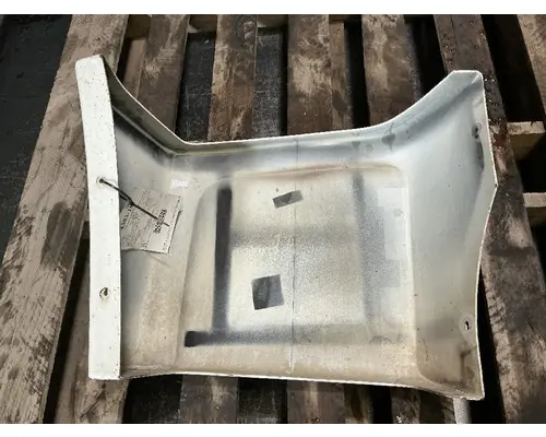 INTERNATIONAL LT625 Fender Extension