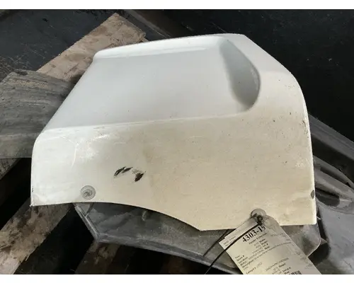 INTERNATIONAL LT625 Fender Extension