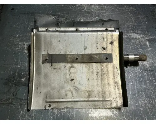 INTERNATIONAL LT625 Fender