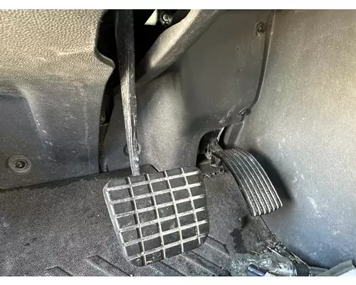 INTERNATIONAL LT625 Foot Control Pedal