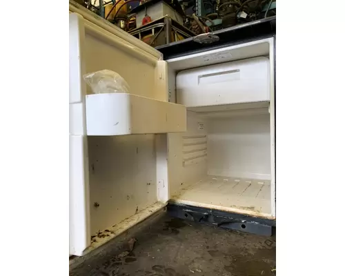 INTERNATIONAL LT625 Fridge