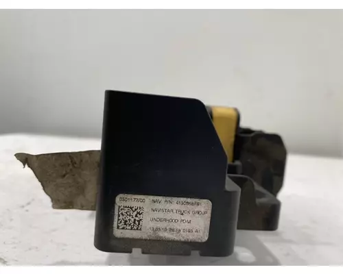 INTERNATIONAL LT625 Fuse Box