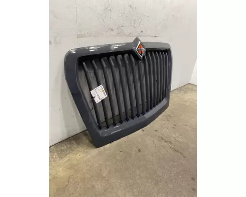 INTERNATIONAL LT625 Grille