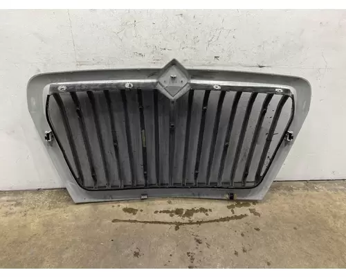 INTERNATIONAL LT625 Grille