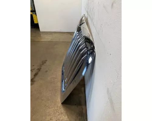 INTERNATIONAL LT625 Grille