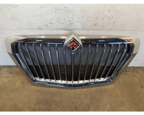 INTERNATIONAL LT625 Grille