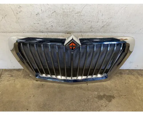 INTERNATIONAL LT625 Grille
