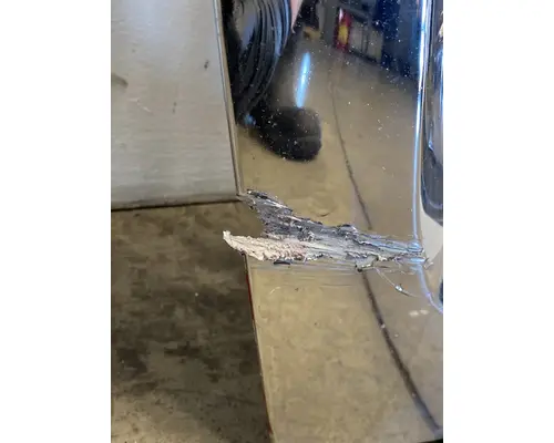 INTERNATIONAL LT625 Grille