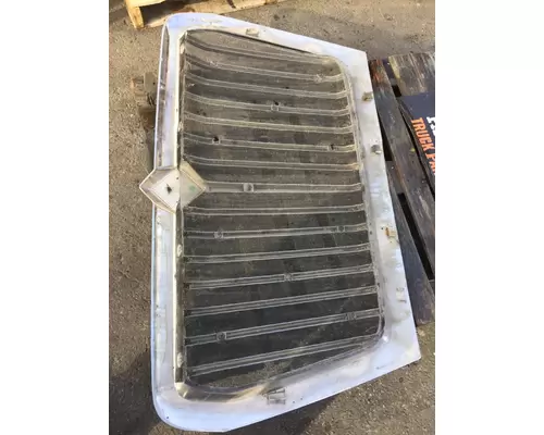 INTERNATIONAL LT625 Grille