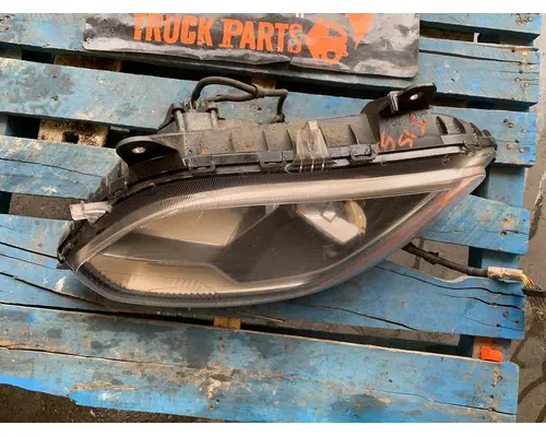 INTERNATIONAL LT625 Headlamp Assembly
