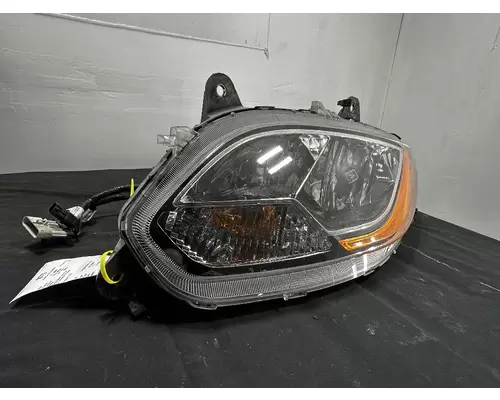 INTERNATIONAL LT625 Headlamp Assembly