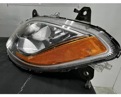 INTERNATIONAL LT625 Headlamp Assembly