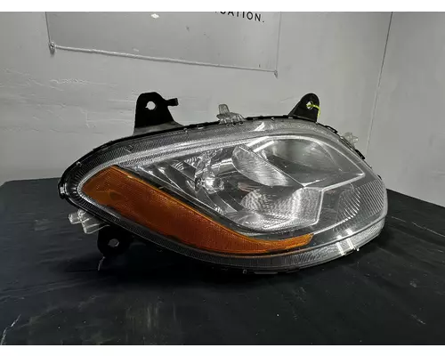 INTERNATIONAL LT625 Headlamp Assembly