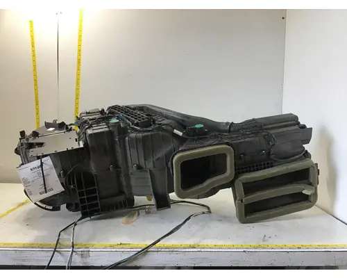 INTERNATIONAL LT625 Heater Housing