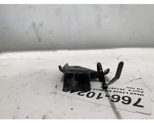 INTERNATIONAL LT625 Hood Hinge