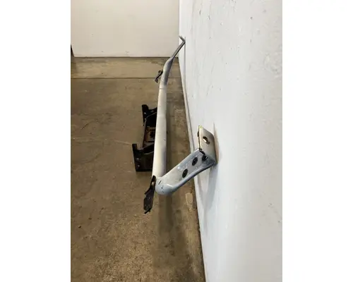 INTERNATIONAL LT625 Hood Hinge