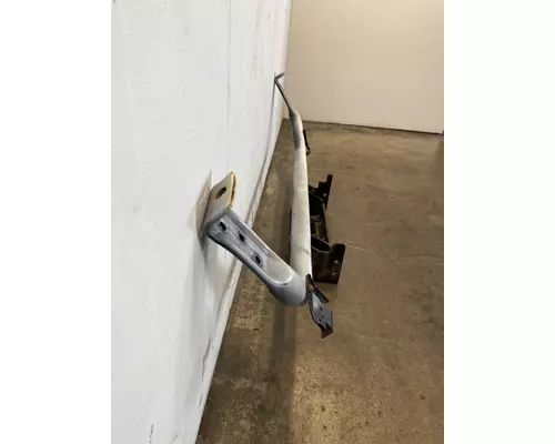 INTERNATIONAL LT625 Hood Hinge