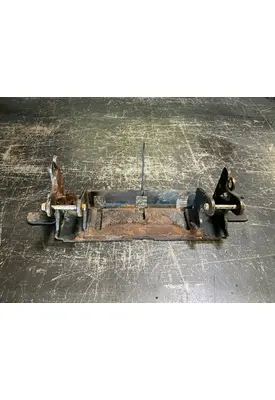 INTERNATIONAL LT625 Hood Hinge