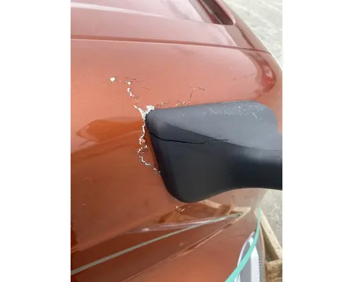 INTERNATIONAL LT625 Hood