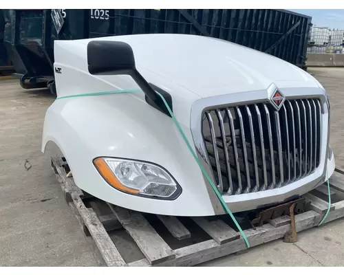 INTERNATIONAL LT625 Hood