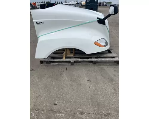 INTERNATIONAL LT625 Hood