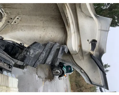 INTERNATIONAL LT625 Hood