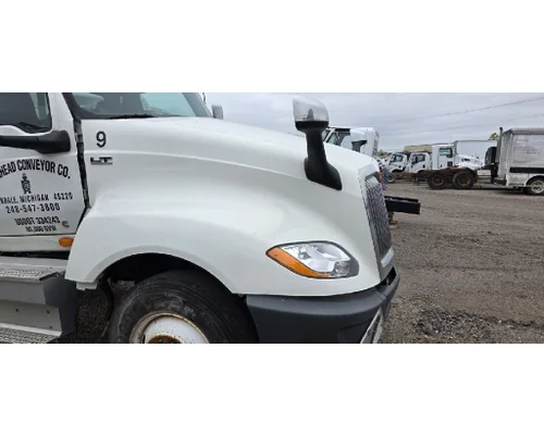INTERNATIONAL LT625 Hood
