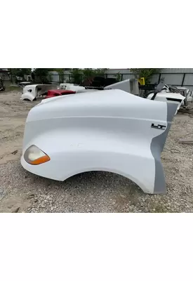 INTERNATIONAL LT625 Hood