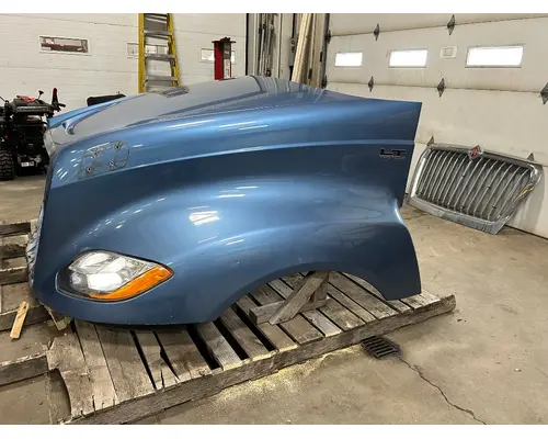 INTERNATIONAL LT625 Hood