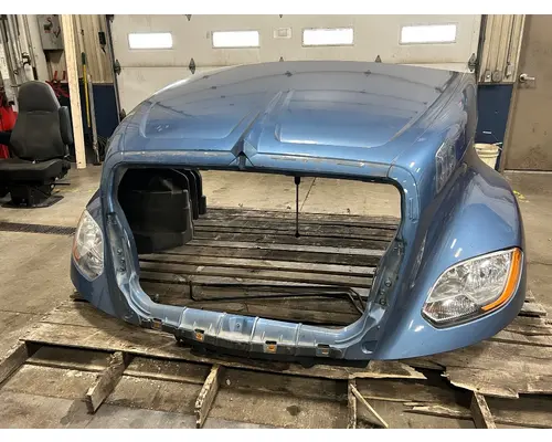 INTERNATIONAL LT625 Hood