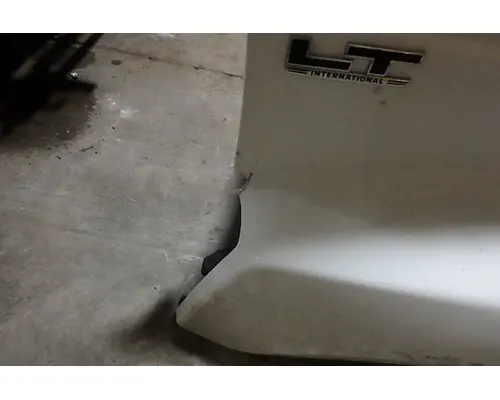 INTERNATIONAL LT625 Hood