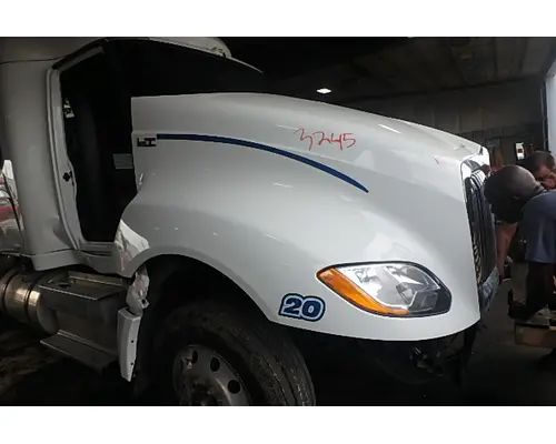INTERNATIONAL LT625 Hood