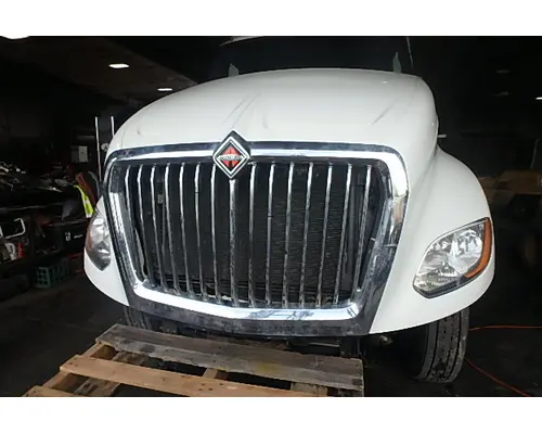 INTERNATIONAL LT625 Hood