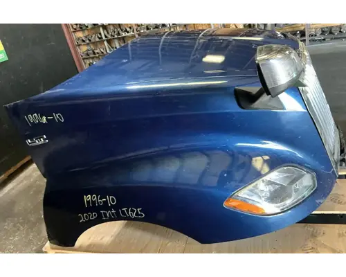 INTERNATIONAL LT625 Hood