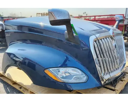 INTERNATIONAL LT625 Hood