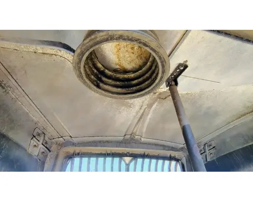 INTERNATIONAL LT625 Hood