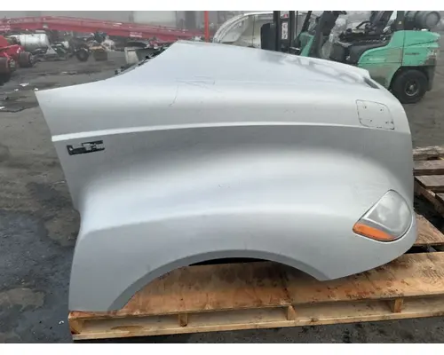 INTERNATIONAL LT625 Hood