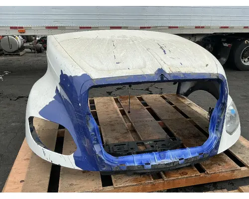 INTERNATIONAL LT625 Hood