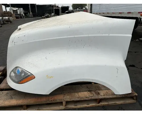 INTERNATIONAL LT625 Hood