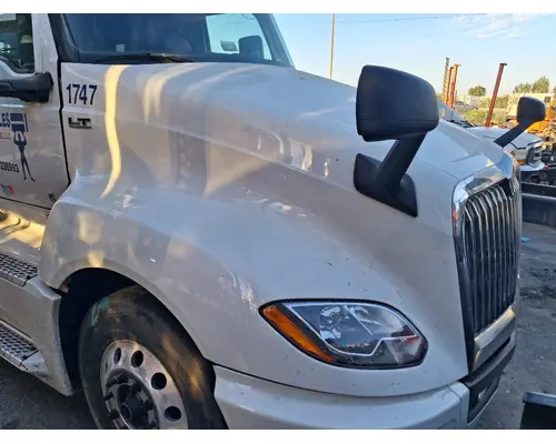 INTERNATIONAL LT625 Hood