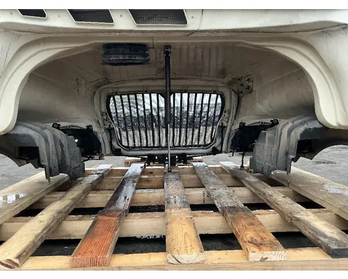 INTERNATIONAL LT625 Hood